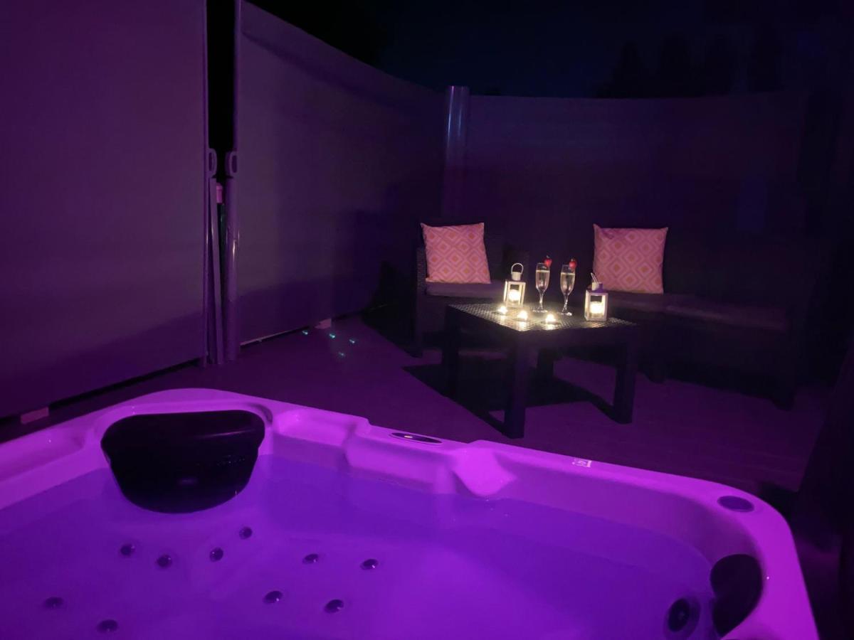 The Yorkshire Burrow Lodge With Hot Tub エクステリア 写真