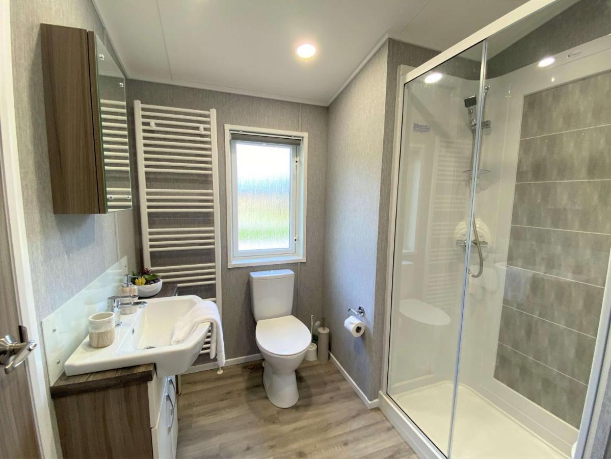 The Yorkshire Burrow Lodge With Hot Tub エクステリア 写真